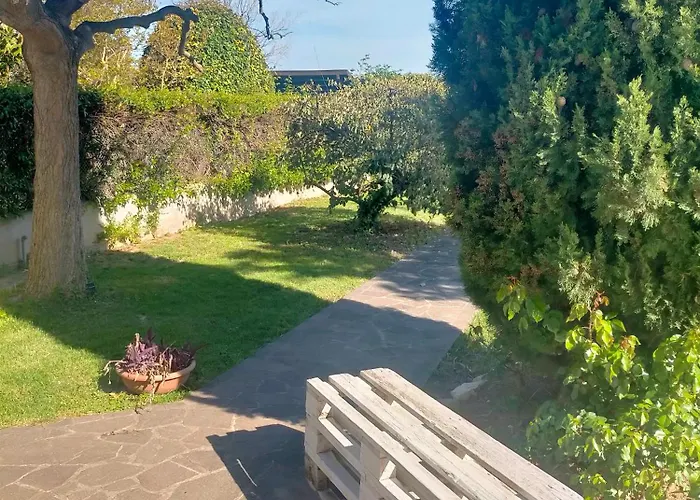 ベッド・アンド・ブレックファスト La Magnolia - 3*